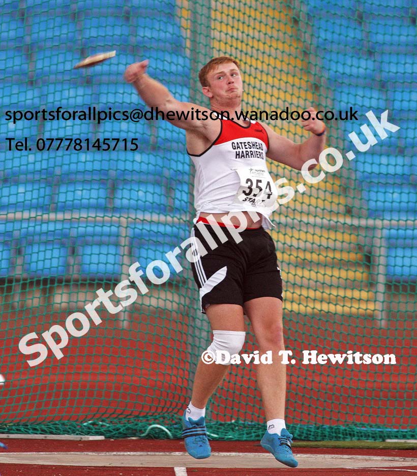 Adam Graham (Gateshead) under-20 discus winner, Northern Senior and Under-20 Champs., Sport City, Manchester. Photo: David T. Hewitson/Sports for All Pics